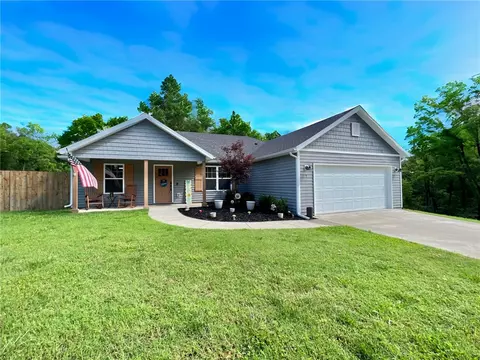 7 Rockingham Dr, Bella Vista, AR 72715