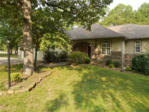 1 Kipling Cir, Bella Vista, AR 72715
