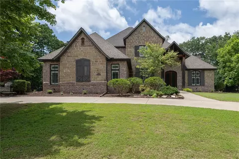 4678 Clear Creek Blvd, Fayetteville, AR 72704