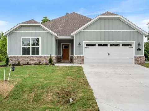 8 Orkney Dr, Bella Vista, AR 72715