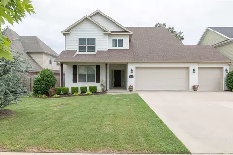 4697 W Marble Ridge Dr, Fayetteville, AR 72704