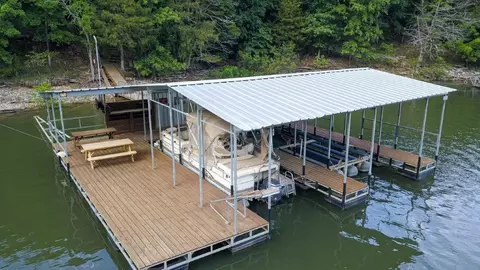 8533 White Oak Dr, Rogers, AR 72756