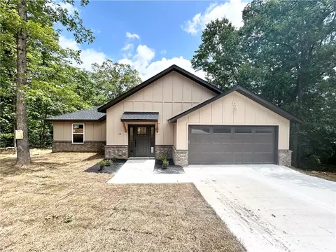 12 Eriboll Ln, Bella Vista, AR 72715