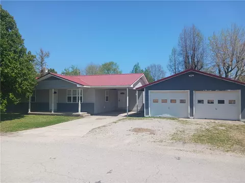 601 Tharp Ave, Green Forest, AR 72638