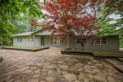 233 White Oak Dr, Springdale, AR 72762