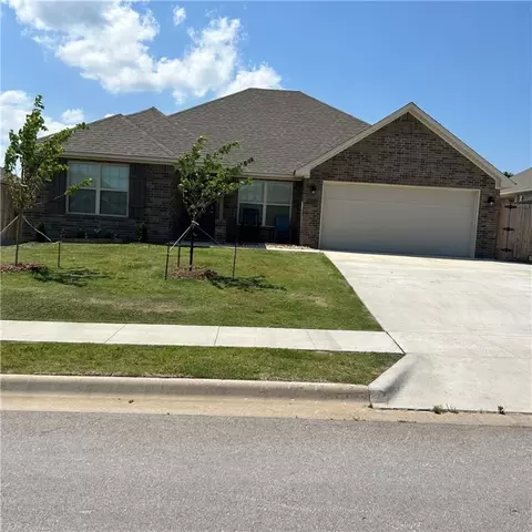 1017 Vista St, Gentry, AR 72734