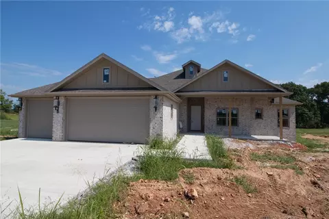 910 E Tucks Chapel Rd, Rogers, AR 72756