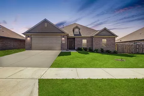 1037 Tracey Ln, Pea Ridge, AR 72751