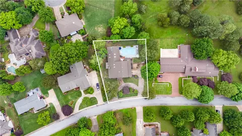 2941 S College Dr, Fayetteville, AR 72701