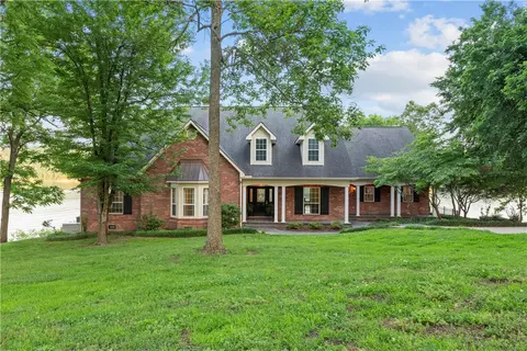 10795 NW Gram B Cir, Lowell, AR 72745