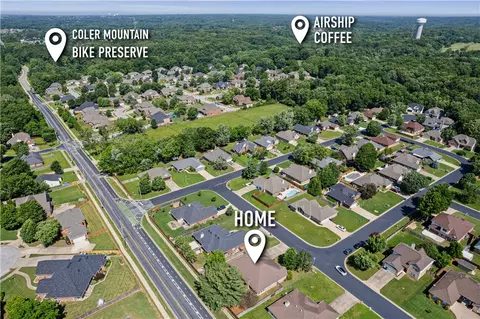 1501 Sanford Dr, Bentonville, AR 72712