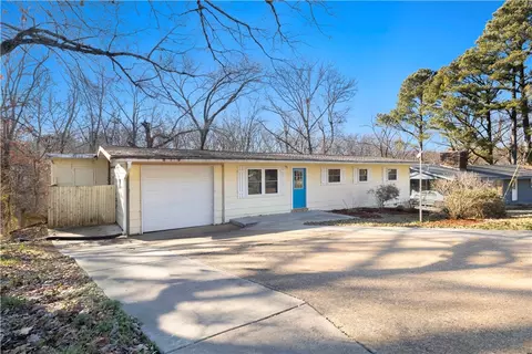 5 Croston Ln, Bella Vista, AR 72715