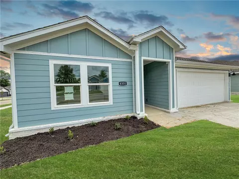 4331 W Glacier St, Fayetteville, AR 72704