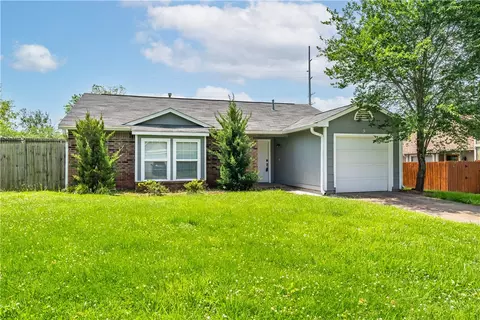 9 Brookhaven Ct, Bentonville, AR 72712