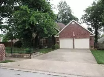 3702 Mockingbird Ln, Rogers, AR 72756