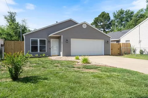 206 Gum St, Rogers, AR 72756