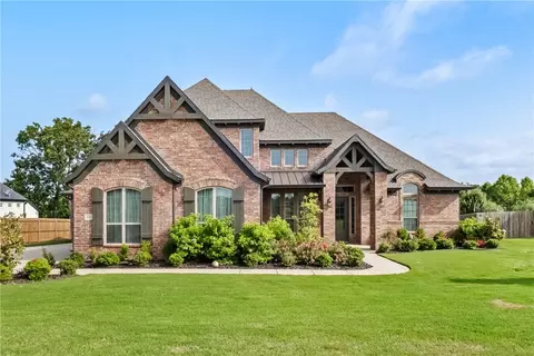 1008 Bendelow Dr, Cave Springs, AR 72718
