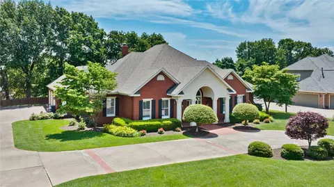 3791 Thornbury Dr, Springdale, AR 72764