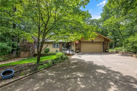 4 Harlow Ln, Bella Vista, AR 72715
