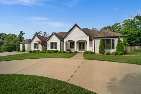 1040 Sawtooth Ct, Centerton, AR 72719