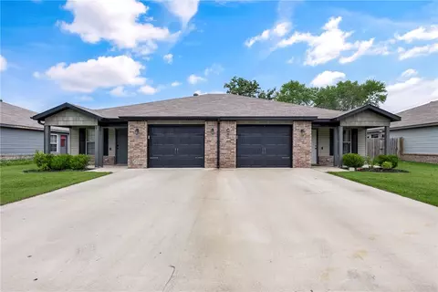 1733 E Central St, Siloam Springs, AR 72761
