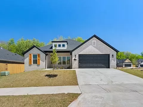 1054 S Xavier Bnd, Fayetteville, AR 72701
