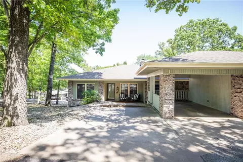 1 Kenneth Ln, Bella Vista, AR 72715
