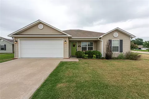 5065 W Colfax Loop, Fayetteville, AR 72704