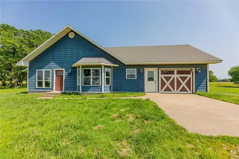 23575 Cherokee Rd, Gentry, AR 72734