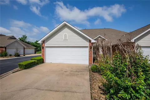 902 S Dixson St, Rogers, AR 72758