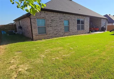Exterior - 700 Chaparral St, Centerton, AR 72719 photo 3 of 4