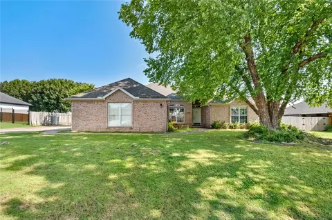 230 Pine Meadow Dr, Farmington, AR 72730