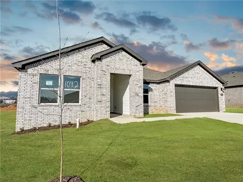 1042 Pebble Dr, Prairie Grove, AR 72753