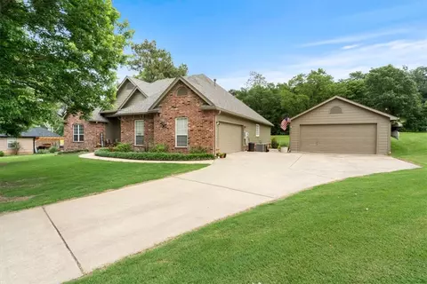 13496 Fairway Ct, Siloam Springs, AR 72761