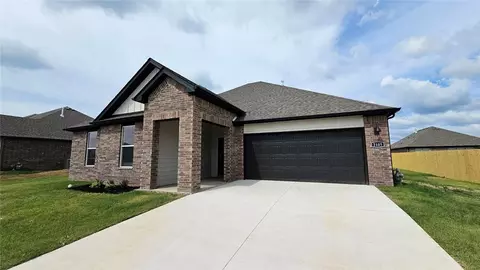 2105 Oliver St, Pea Ridge, AR 72751