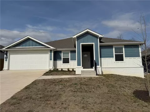 4438 W Glacier St, Fayetteville, AR 72704