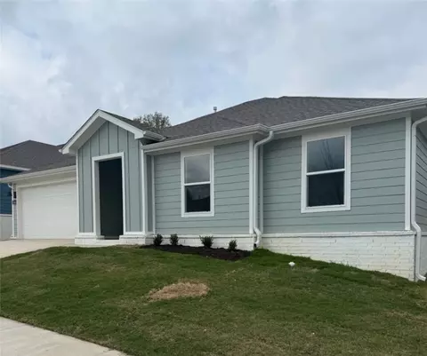 4462 W Glacier St, Fayetteville, AR 72704