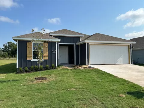 105 E Seville St, Siloam Springs, AR 72761
