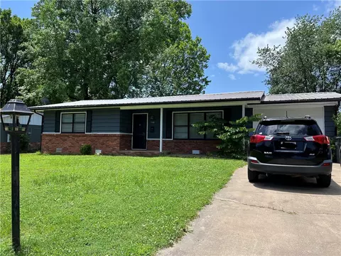 1106 Thelma, Springdale, AR 72764