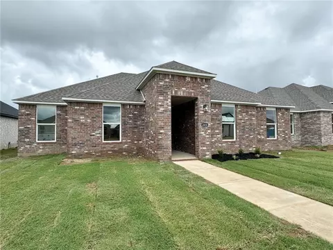 158 S Harrogate Ln, Fayetteville, AR 72704