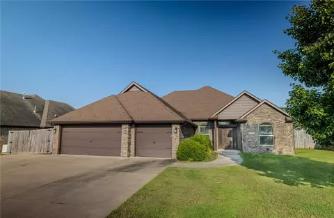 5802 67th St, Cave Springs, AR 72718