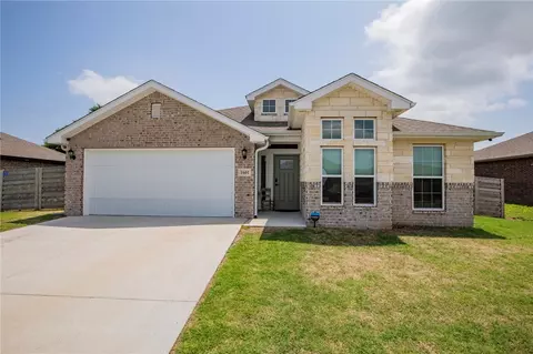 1601 Emma St, Gentry, AR 72734