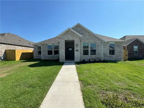 4821 W Aurora St, Fayetteville, AR 72704