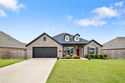 2016 W Broadway Pl, Rogers, AR 72758