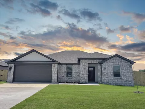 307 N Yona Ln, Farmington, AR 72730
