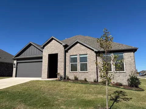 319 N Yona Ln, Farmington, AR 72730