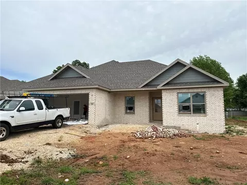 94 N Sheep Dog Ave, Farmington, AR 72730