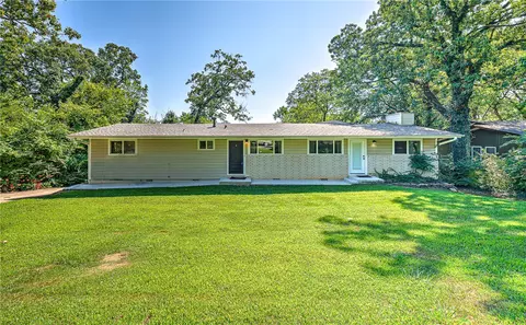 44 Hartman Ave, Fayetteville, AR 72701