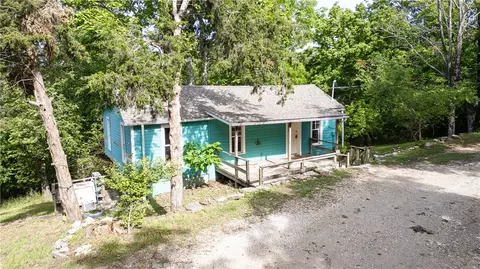 2 Pine Oak St, Eureka Springs, AR 72632