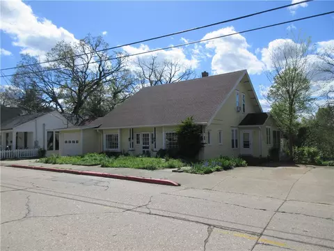 14 Washington St, Eureka Springs, AR 72632